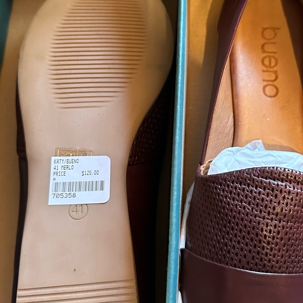 Bueno Hand Made Katy Leather Flats, Merlo - Picture 2 of 4